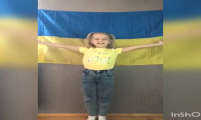 Друзів привітали ...танцювальною раптівкою!